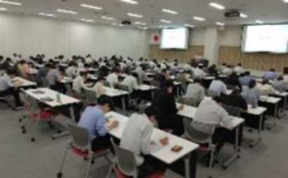 本社で実施された研修会の様子